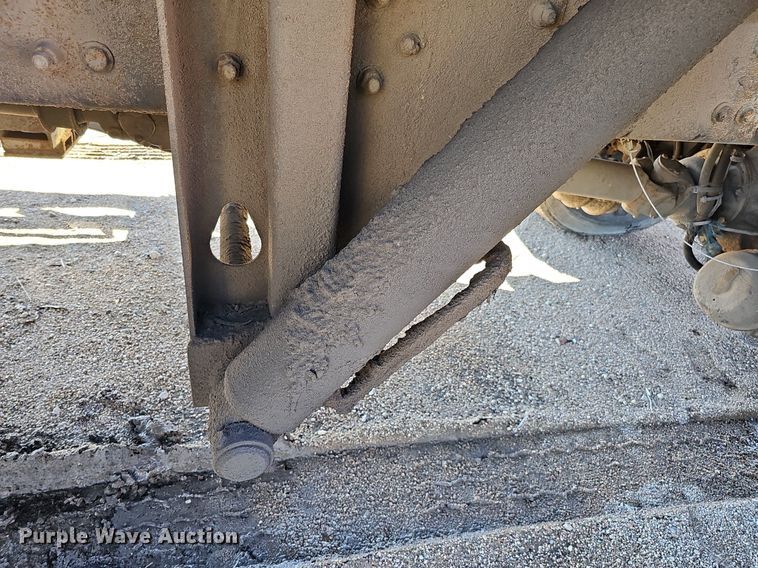 image for item DO4266 2002 Freightliner Condor  refuse truck