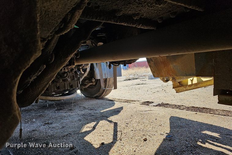 image for item DO4266 2002 Freightliner Condor  refuse truck