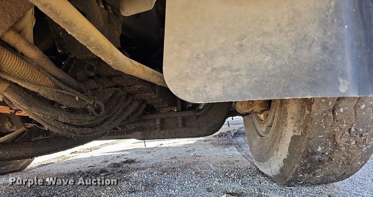 image for item DO4266 2002 Freightliner Condor  refuse truck