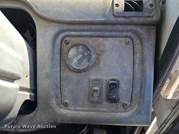 image for item DO4266 2002 Freightliner Condor  refuse truck