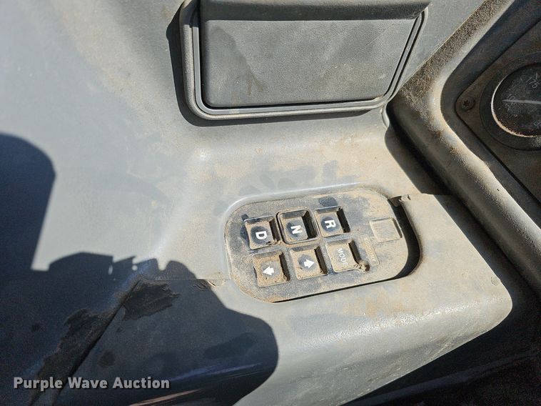 image for item DO4266 2002 Freightliner Condor  refuse truck