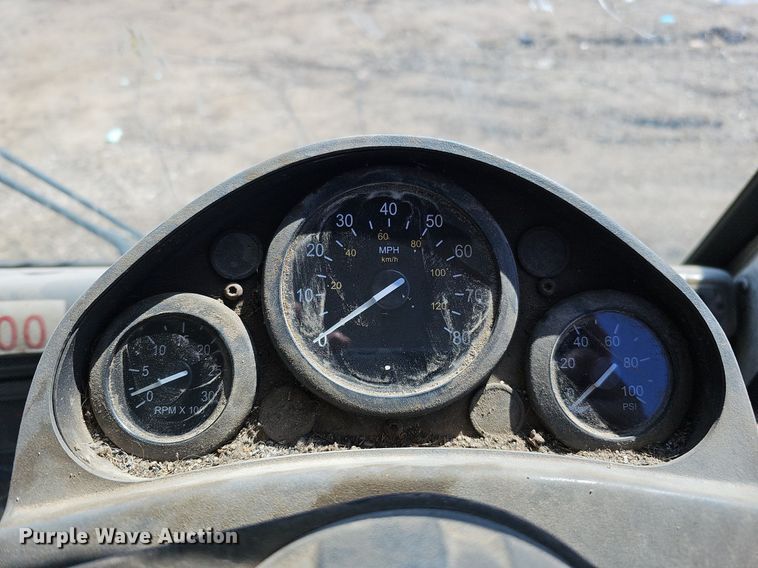 image for item DO4266 2002 Freightliner Condor  refuse truck