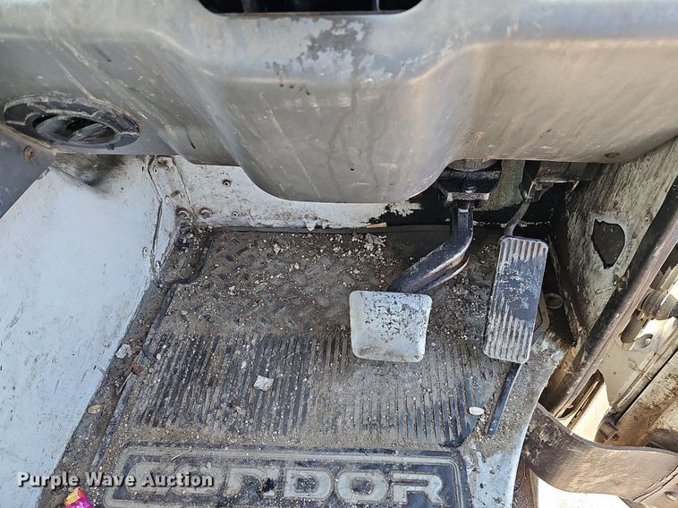 image for item DO4266 2002 Freightliner Condor  refuse truck