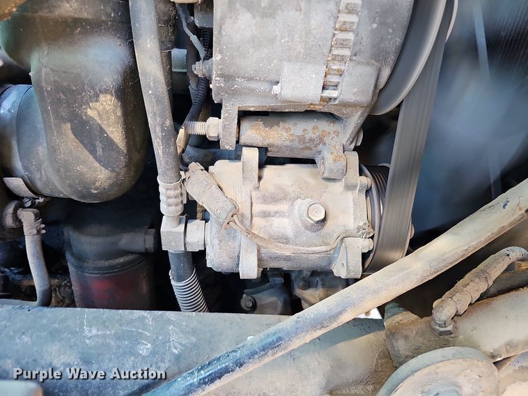 image for item DO4266 2002 Freightliner Condor  refuse truck