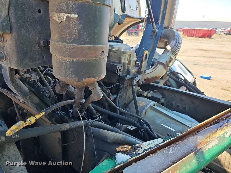 image for item DO4266 2002 Freightliner Condor  refuse truck