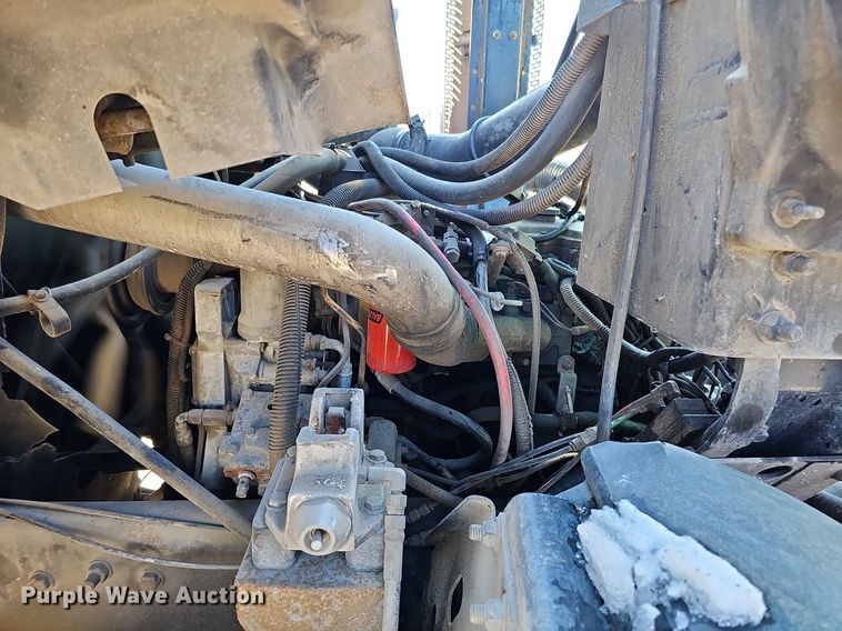 image for item DO4266 2002 Freightliner Condor  refuse truck