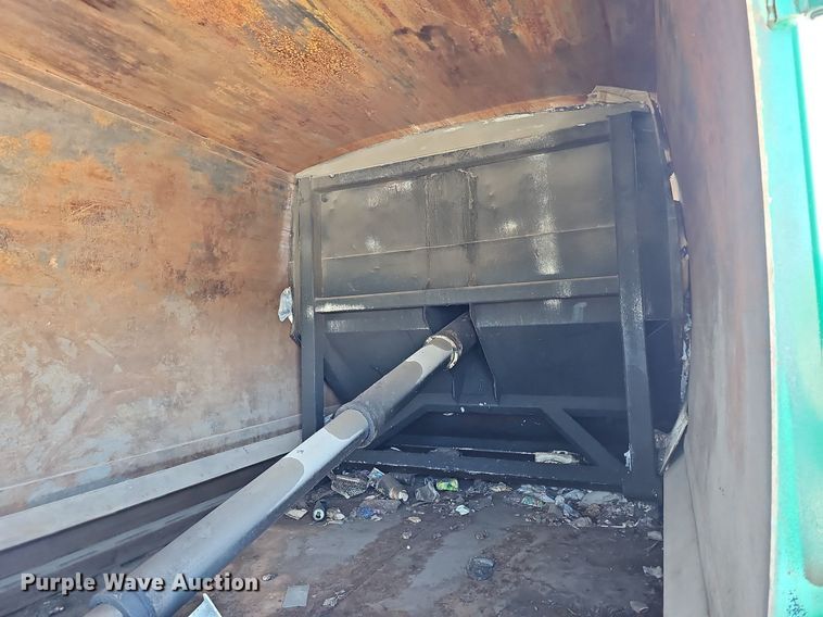 image for item DO4267 2007 International 7400  refuse truck