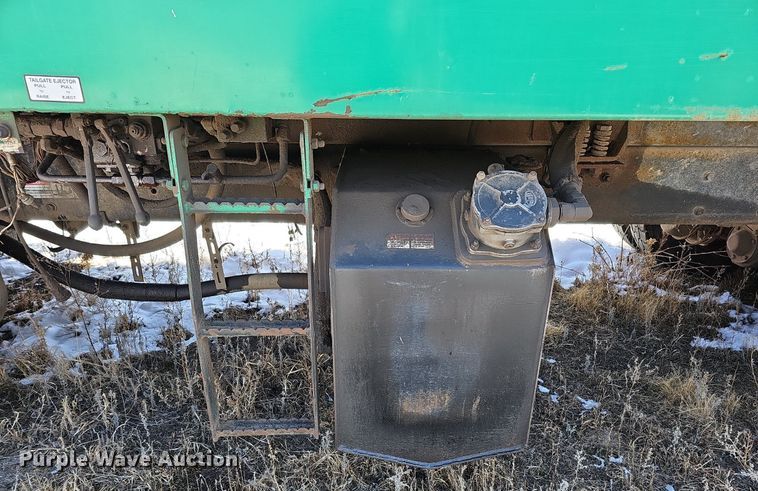 image for item DO4267 2007 International 7400  refuse truck