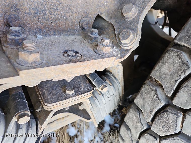 image for item DO4267 2007 International 7400  refuse truck