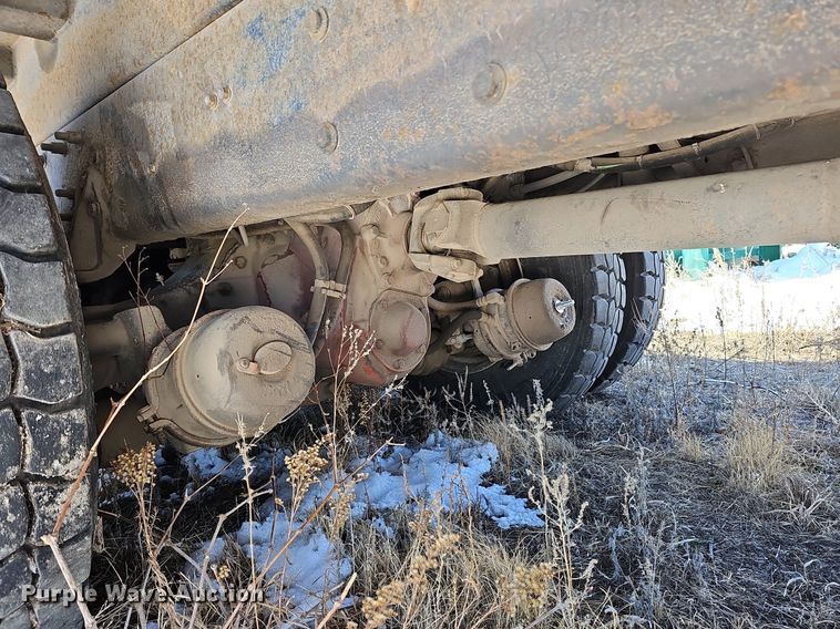 image for item DO4267 2007 International 7400  refuse truck