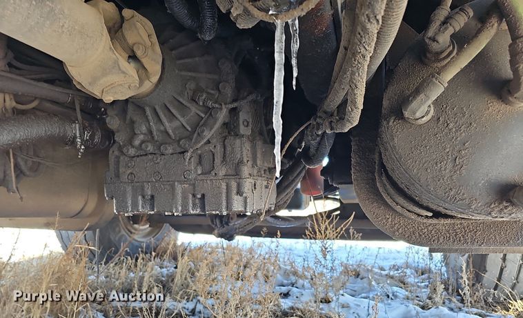 image for item DO4267 2007 International 7400  refuse truck