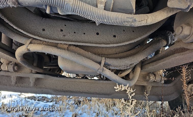 image for item DO4267 2007 International 7400  refuse truck