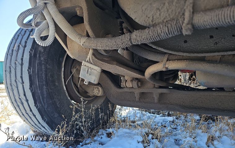 image for item DO4267 2007 International 7400  refuse truck