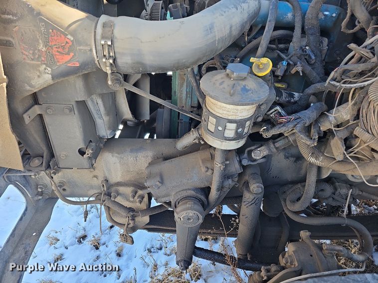 image for item DO4267 2007 International 7400  refuse truck