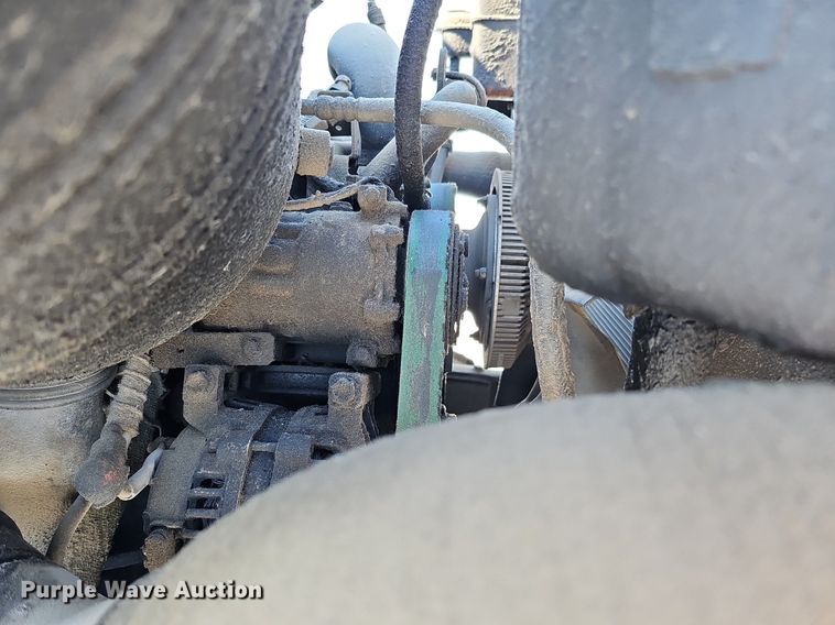 image for item DO4267 2007 International 7400  refuse truck