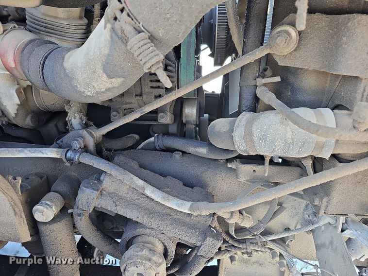 image for item DO4267 2007 International 7400  refuse truck