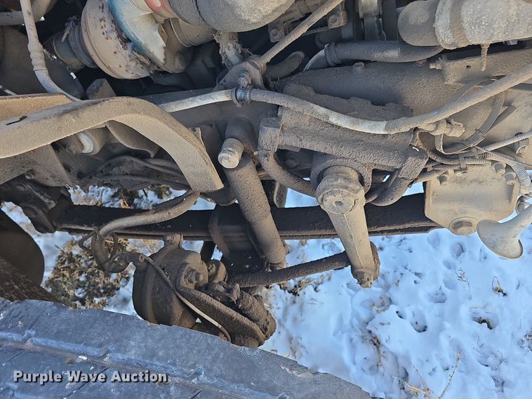 image for item DO4267 2007 International 7400  refuse truck