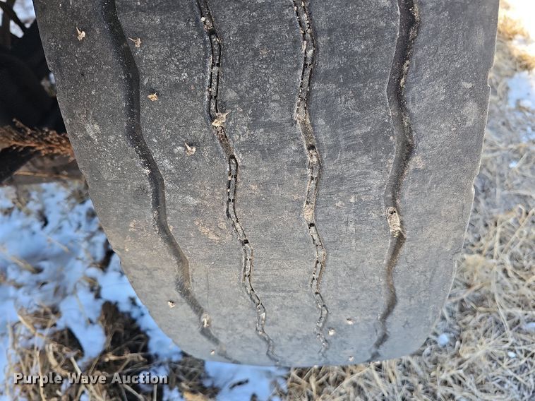 image for item DO4267 2007 International 7400  refuse truck