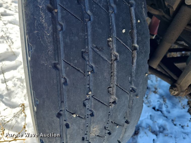 image for item DO4267 2007 International 7400  refuse truck