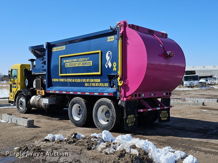 image for item DO4268 2007 Perterbilt 320  refuse truck