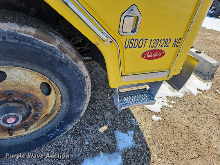 image for item DO4268 2007 Perterbilt 320  refuse truck