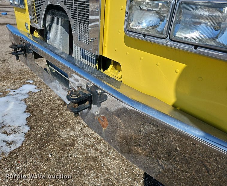 image for item DO4268 2007 Perterbilt 320  refuse truck