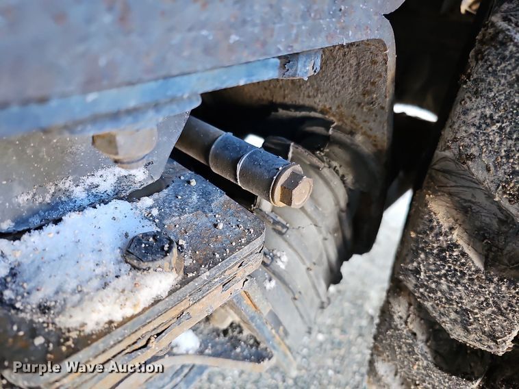 image for item DO4268 2007 Perterbilt 320  refuse truck