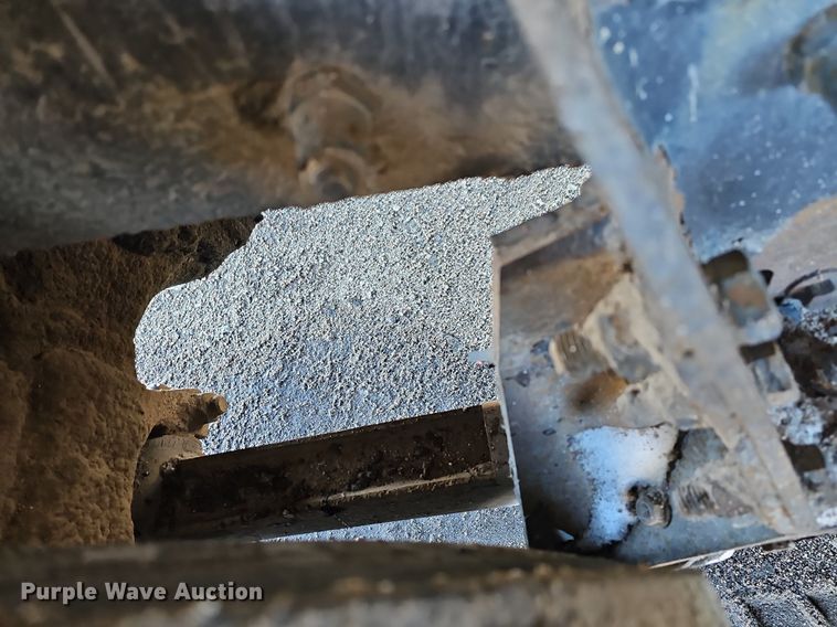 image for item DO4268 2007 Perterbilt 320  refuse truck