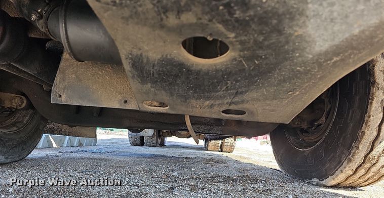 image for item DO4268 2007 Perterbilt 320  refuse truck