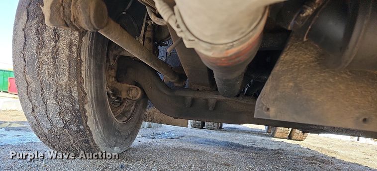 image for item DO4268 2007 Perterbilt 320  refuse truck