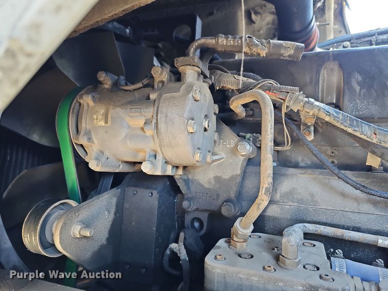 image for item DO4268 2007 Perterbilt 320  refuse truck