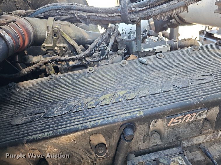 image for item DO4268 2007 Perterbilt 320  refuse truck