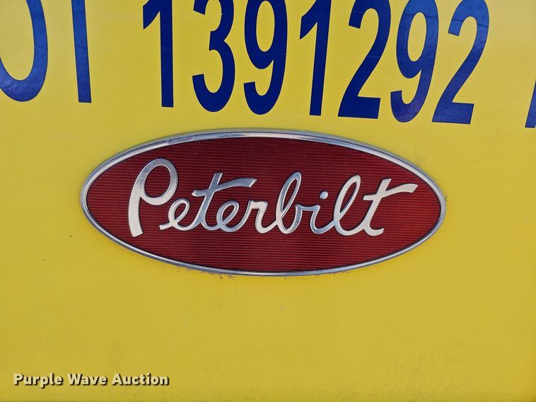 image for item DO4268 2007 Perterbilt 320  refuse truck