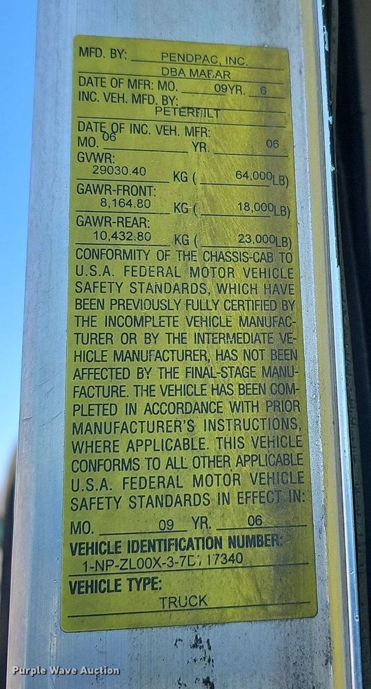 image for item DO4268 2007 Perterbilt 320  refuse truck