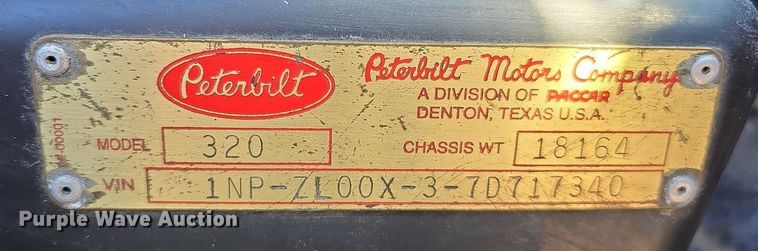 image for item DO4268 2007 Perterbilt 320  refuse truck