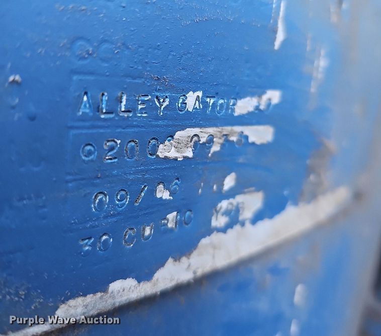 image for item DO4268 2007 Perterbilt 320  refuse truck