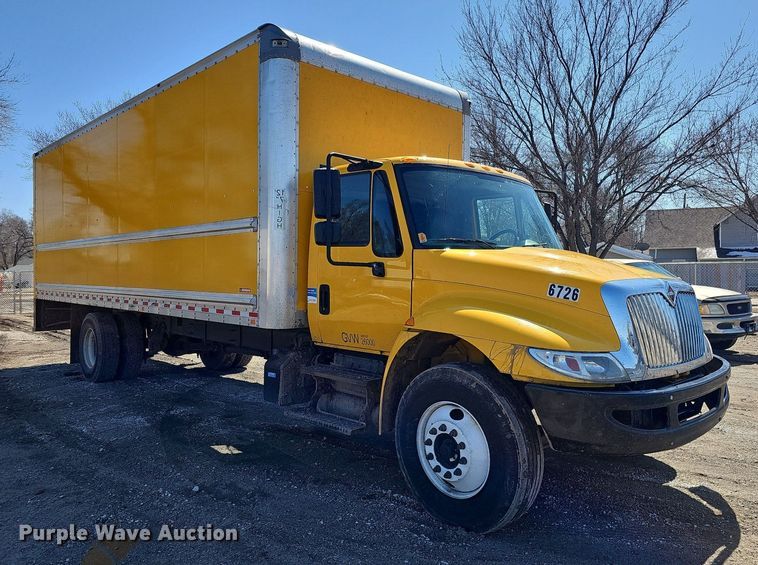 image for item DO4269 2018 International 4300  box truck