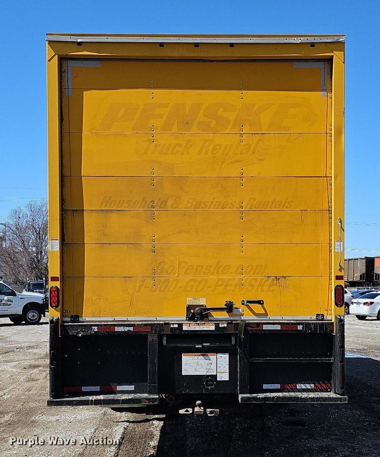 image for item DO4269 2018 International 4300  box truck