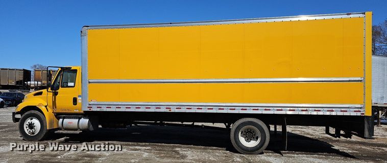 image for item DO4269 2018 International 4300  box truck