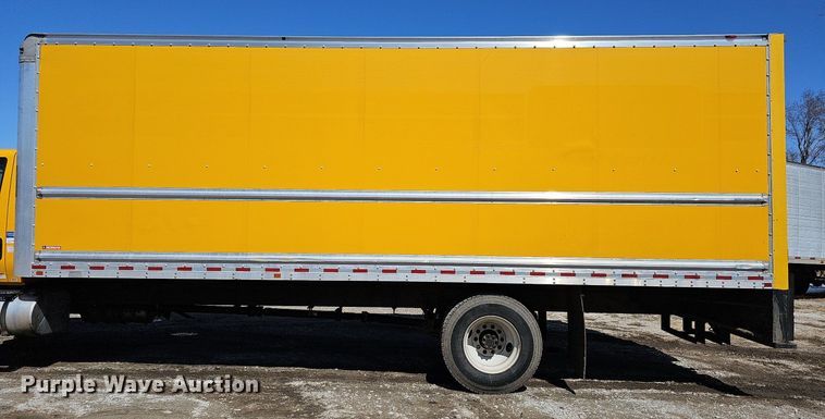 image for item DO4269 2018 International 4300  box truck