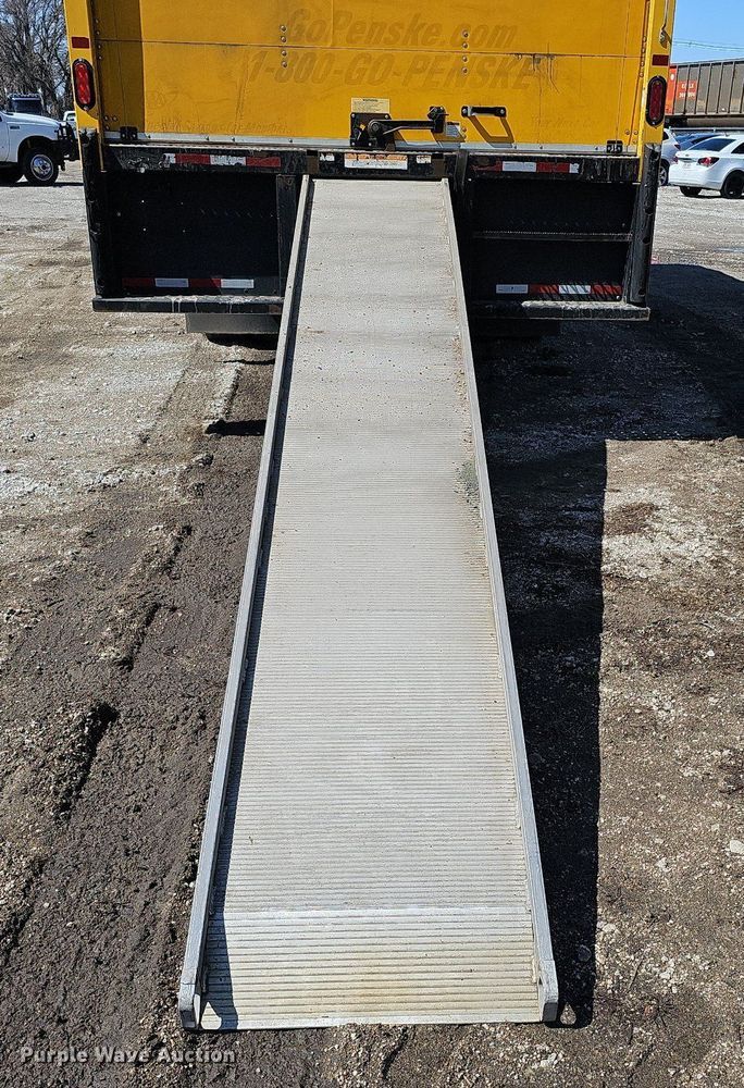 image for item DO4269 2018 International 4300  box truck