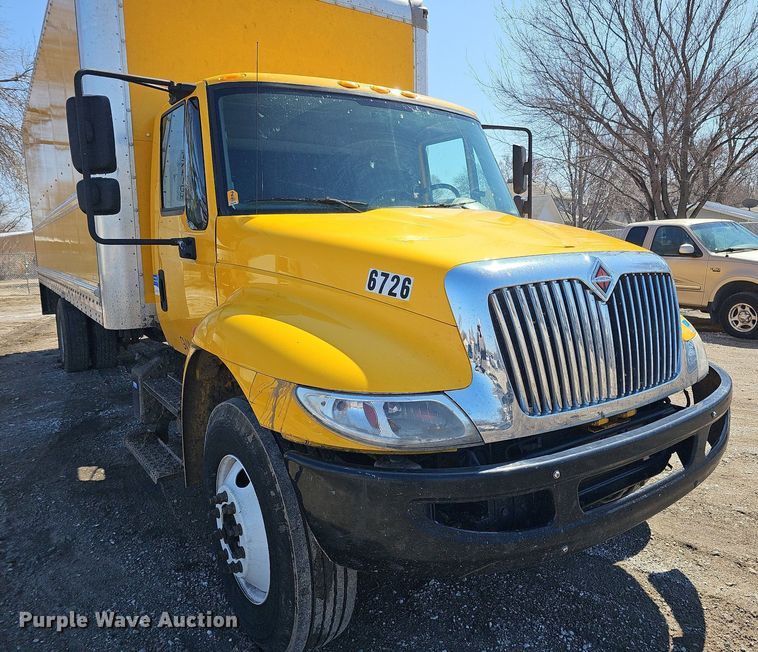 image for item DO4269 2018 International 4300  box truck