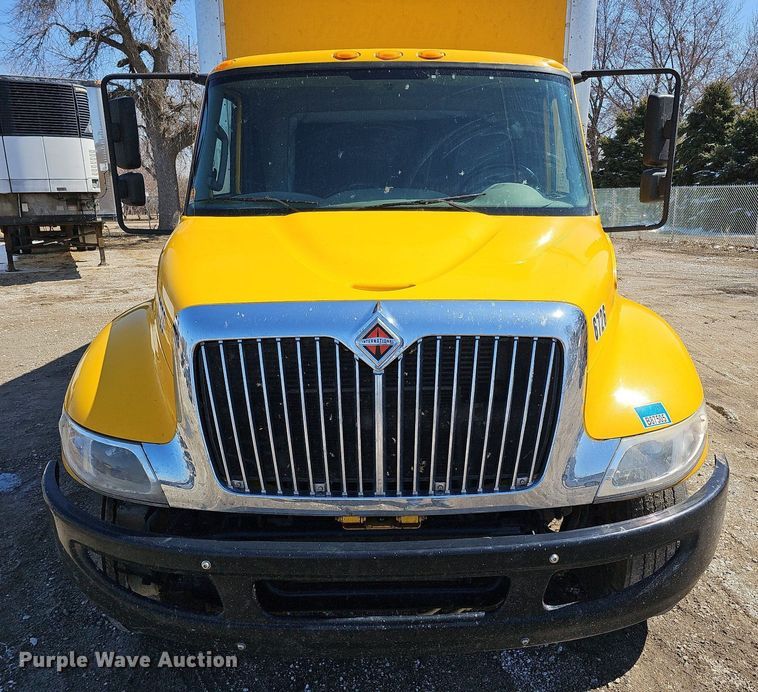 image for item DO4269 2018 International 4300  box truck