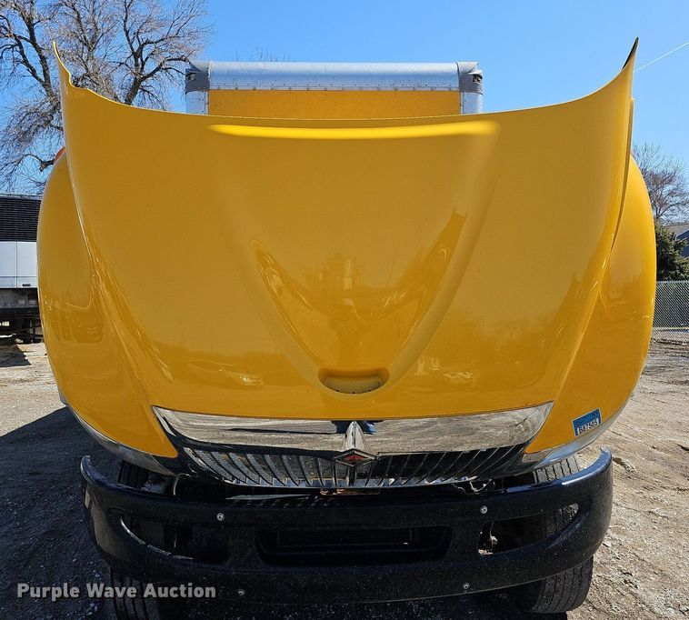 image for item DO4269 2018 International 4300  box truck