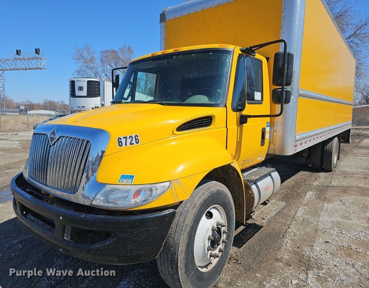 image for item DO4269 2018 International 4300  box truck