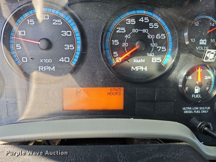 image for item DO4269 2018 International 4300  box truck