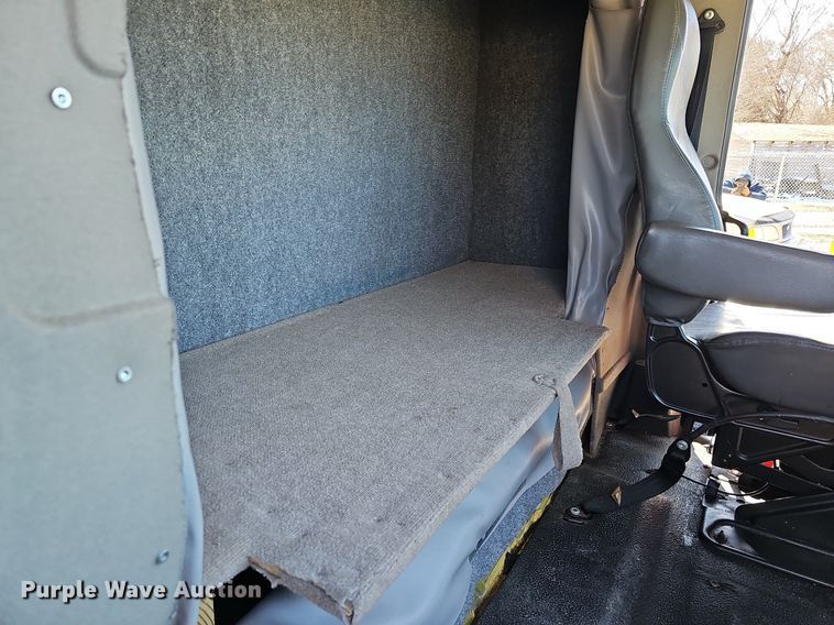 image for item DO4269 2018 International 4300  box truck