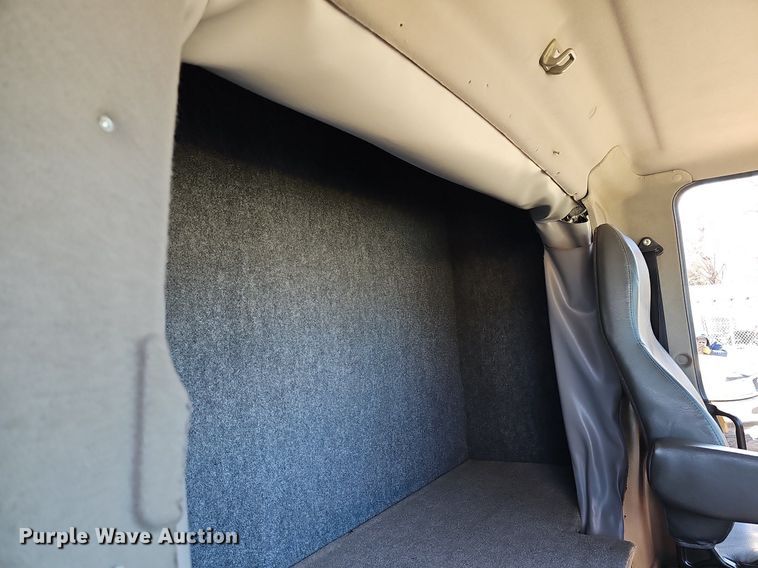 image for item DO4269 2018 International 4300  box truck