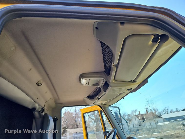 image for item DO4269 2018 International 4300  box truck