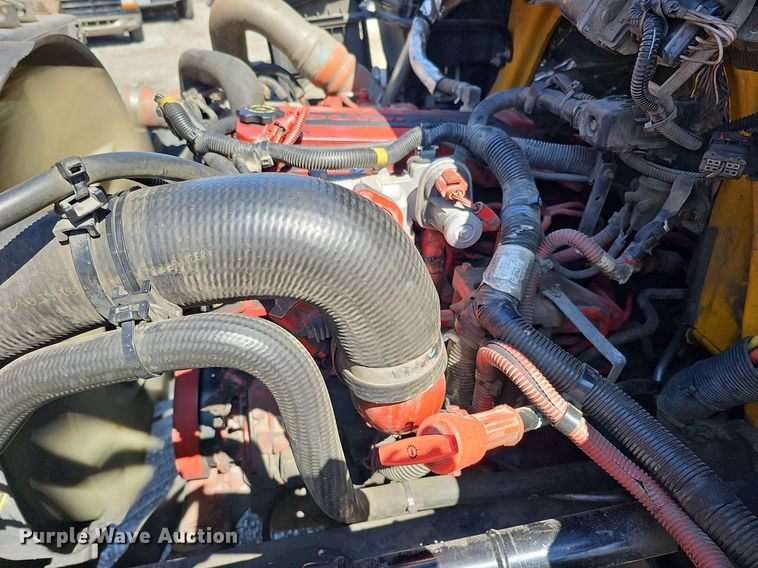 image for item DO4269 2018 International 4300  box truck